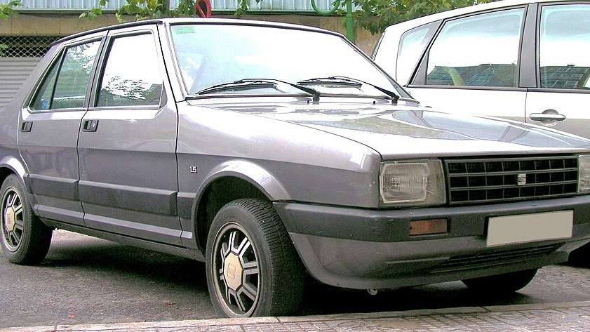 SEAT Malaga front three-quarter view