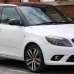 2013 Škoda Fabia vRS Mk2 front three-quarter view