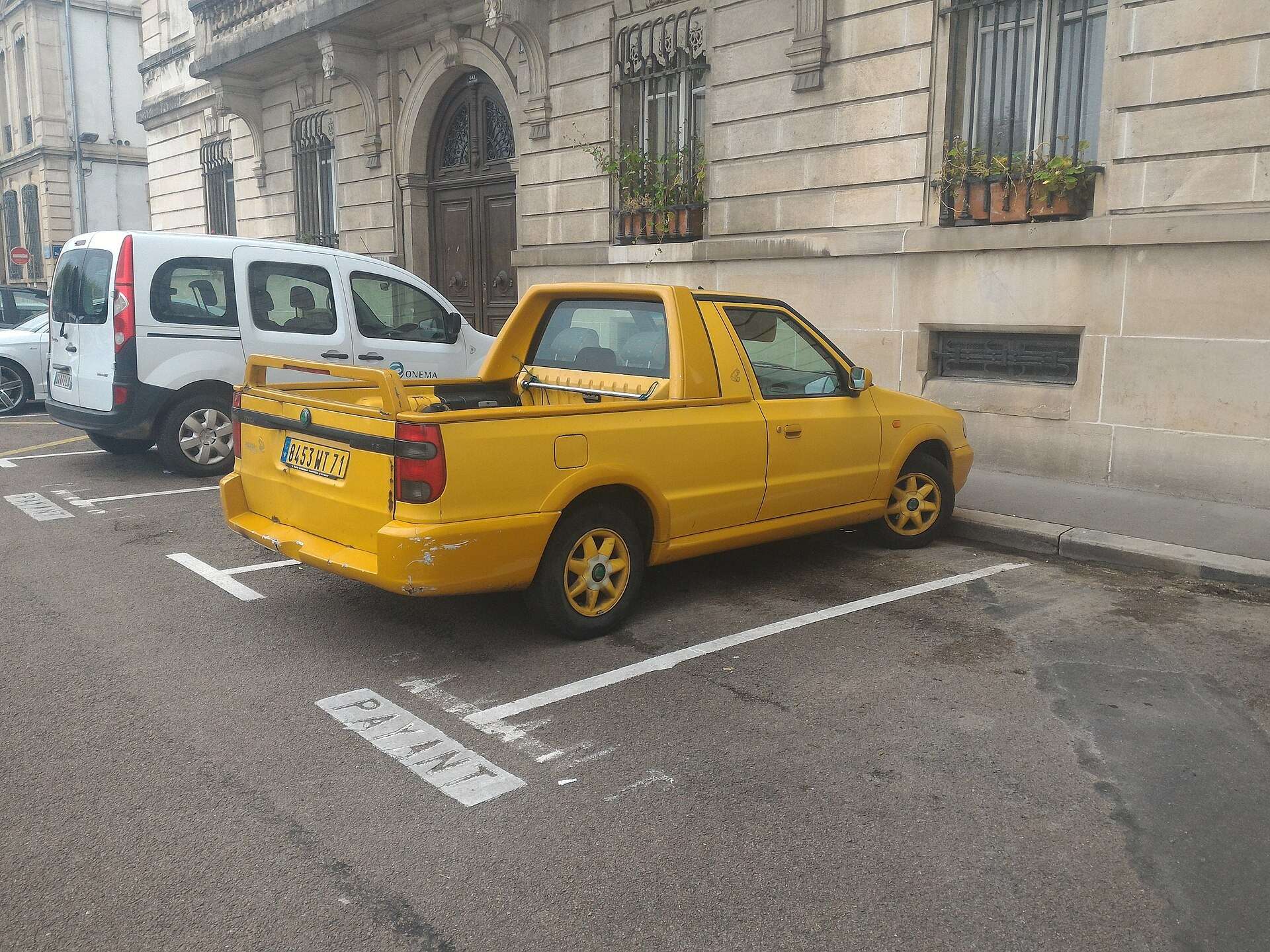 Škoda Felicia Fun 1.6 side view