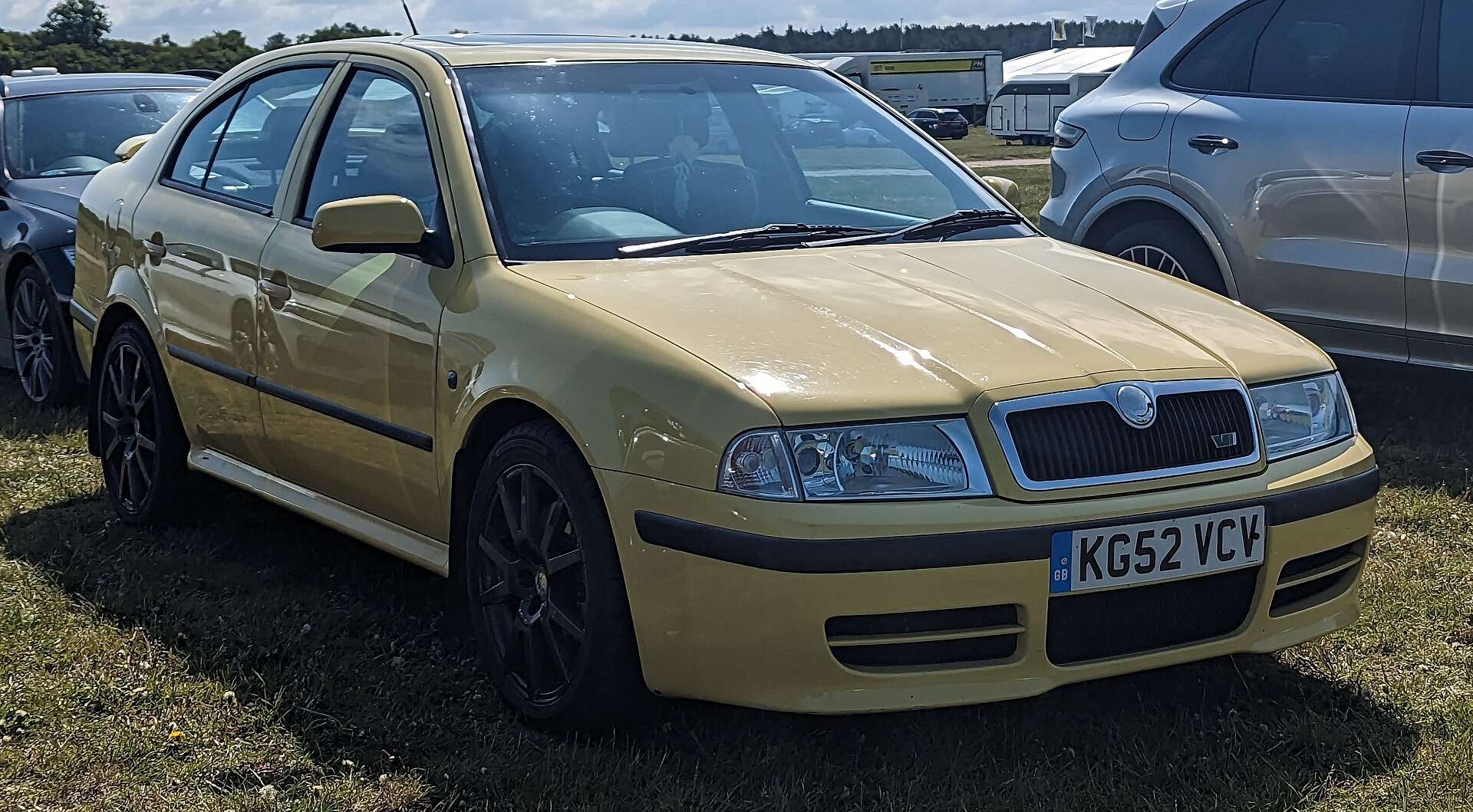 First-generation Škoda Octavia vRS front view