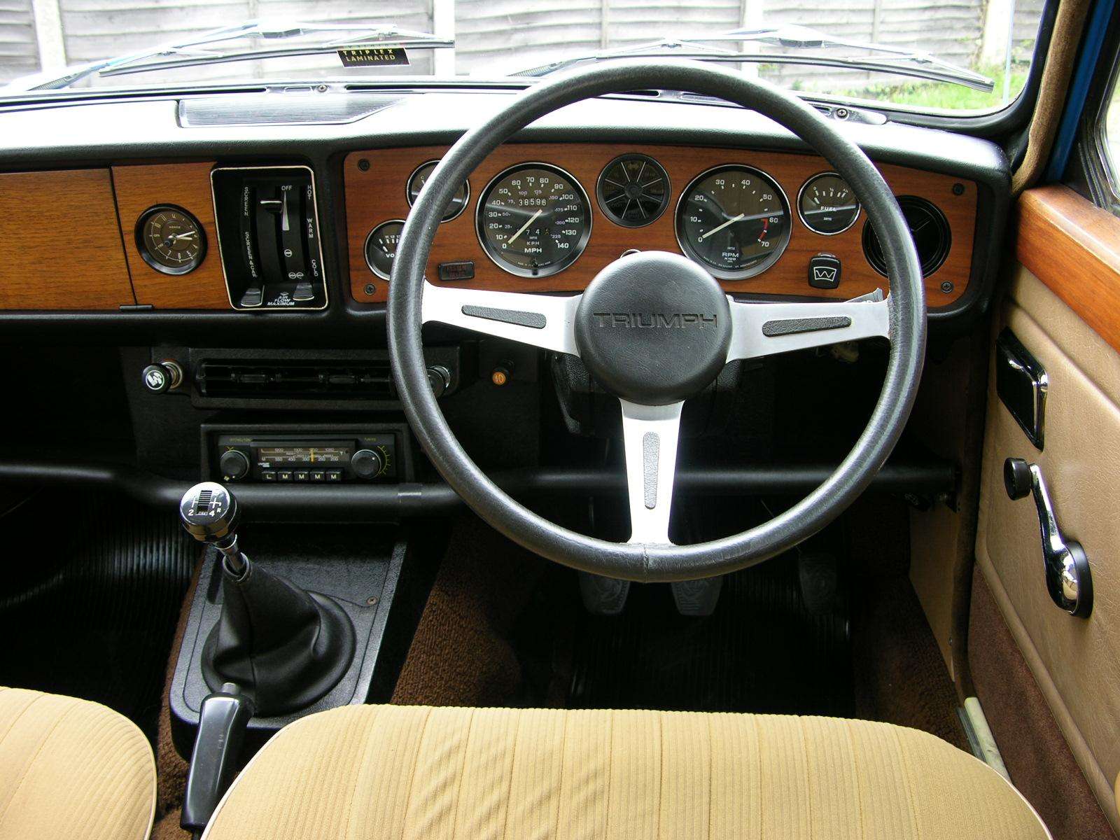 Triumph Dolomite Sprint dashboard and interior
