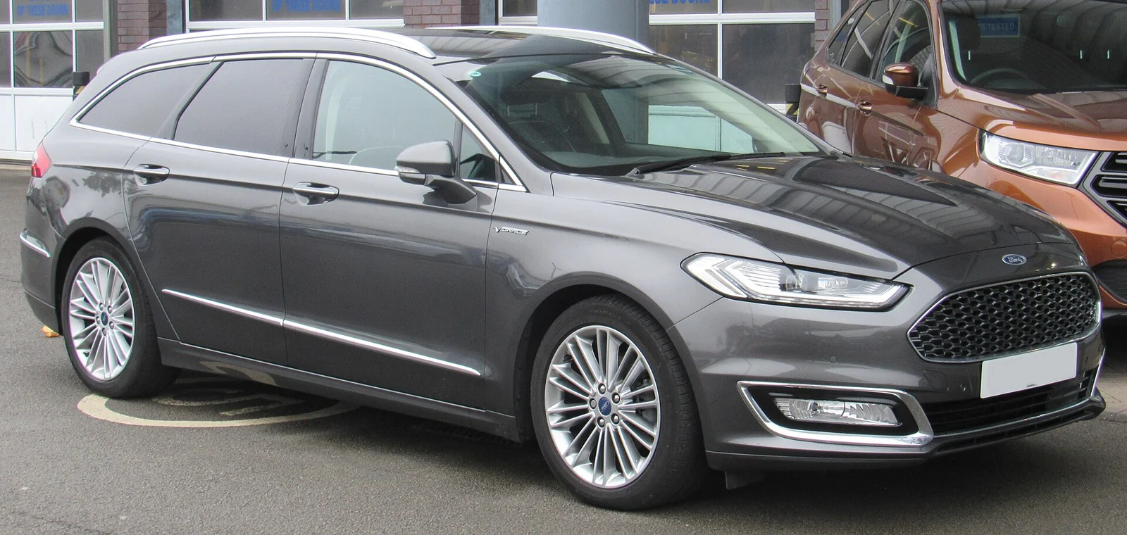 Ford Mondeo Mk5 estate exterior — illustrative model photograph