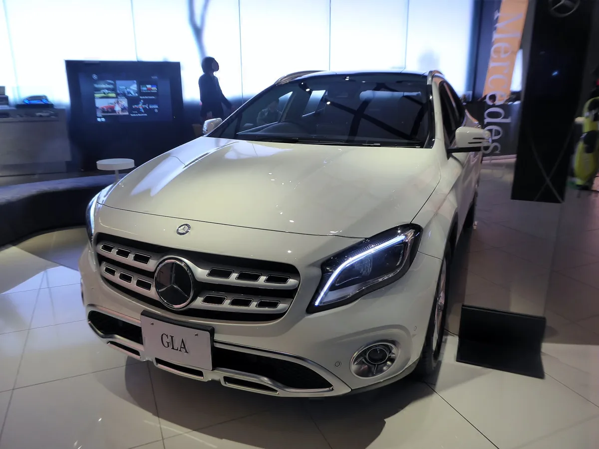 Mercedes GLA X156 generation example