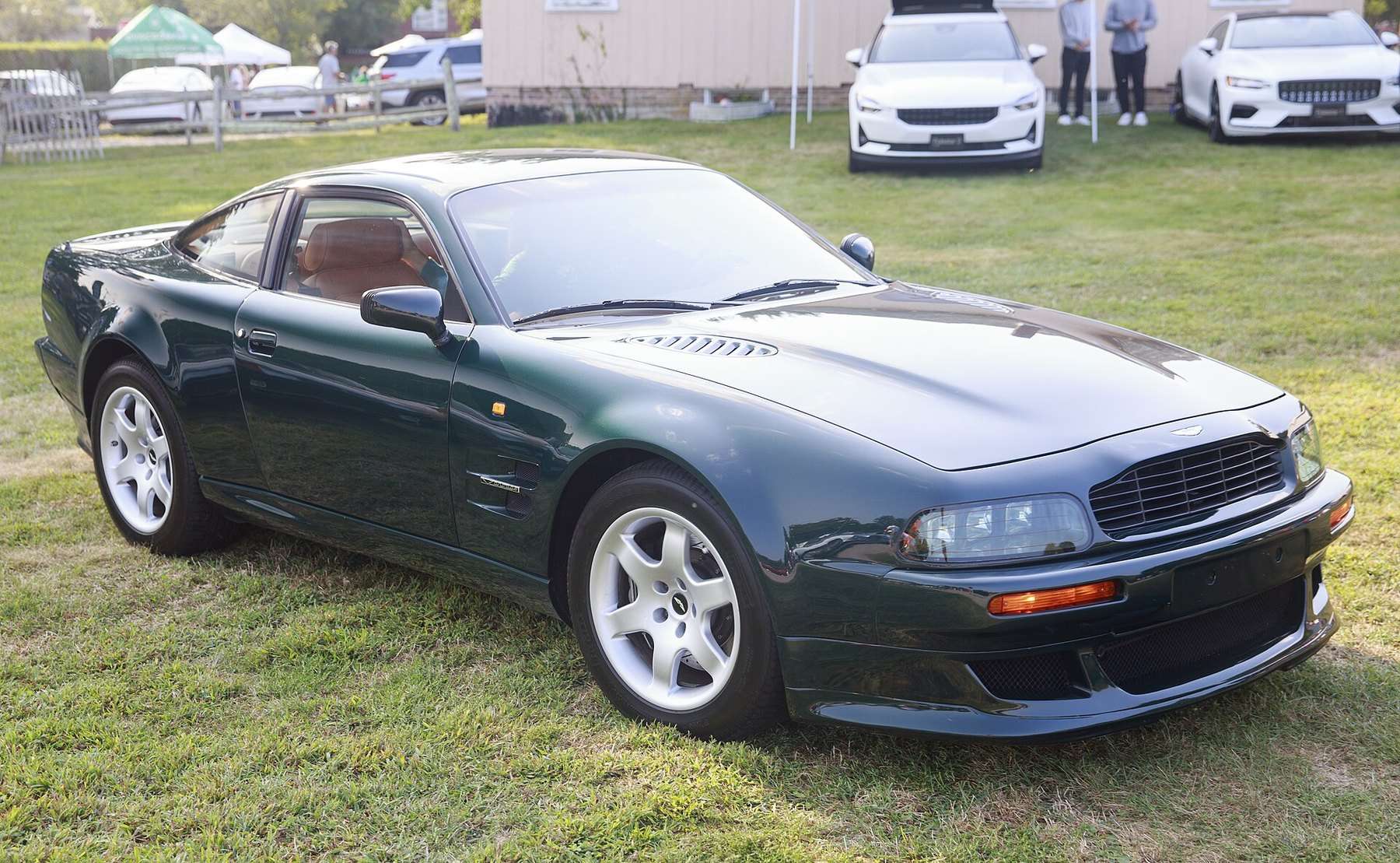 Aston Martin V8 Vantage V550 and V600