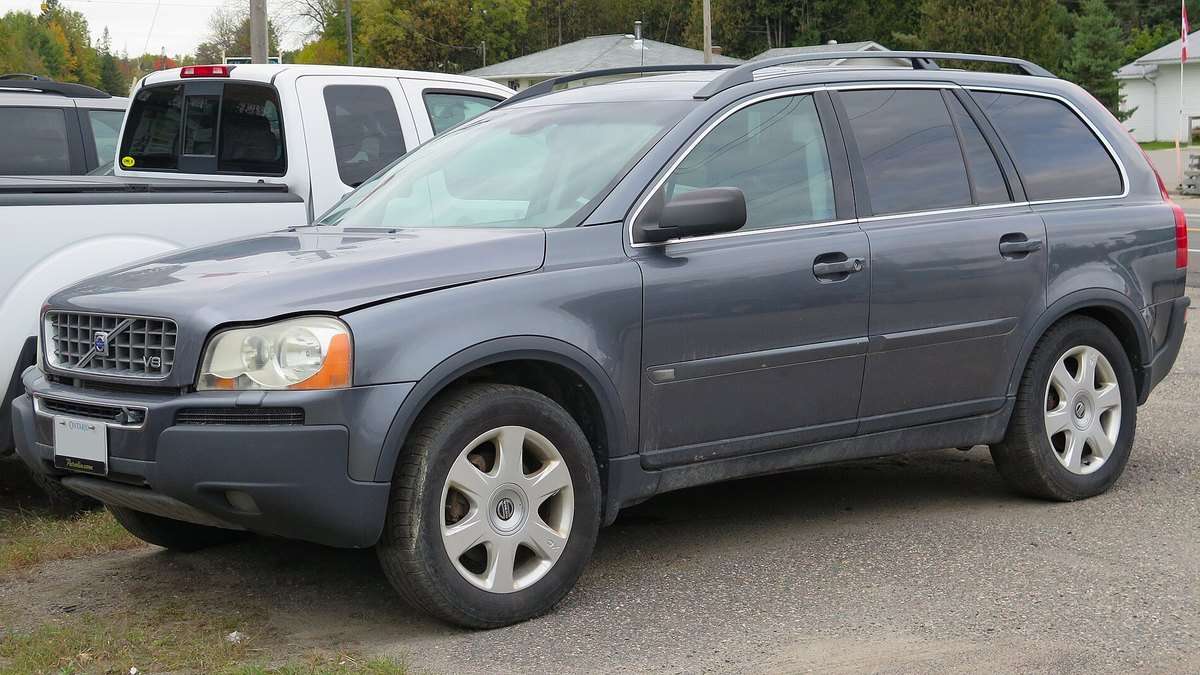 Volvo XC90 V8